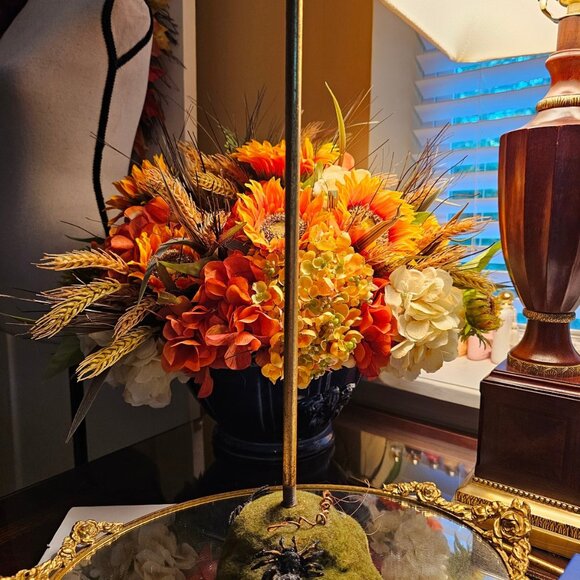 Mark Roberts Witch Stand, Large 20″ - Picture 4 of 6